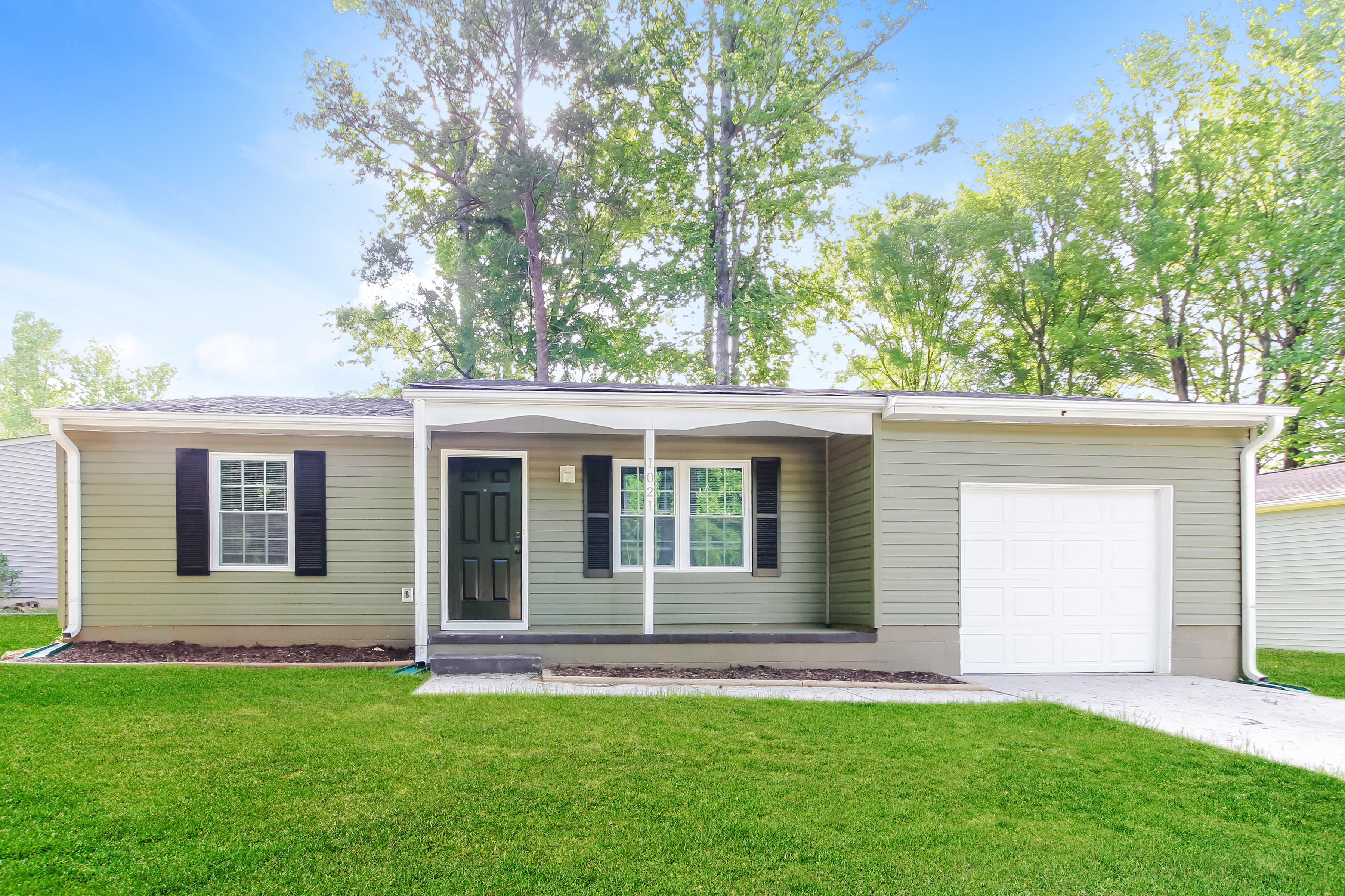 1021 GLENFIDDICH DR CHARLOTTE, NC 28215
